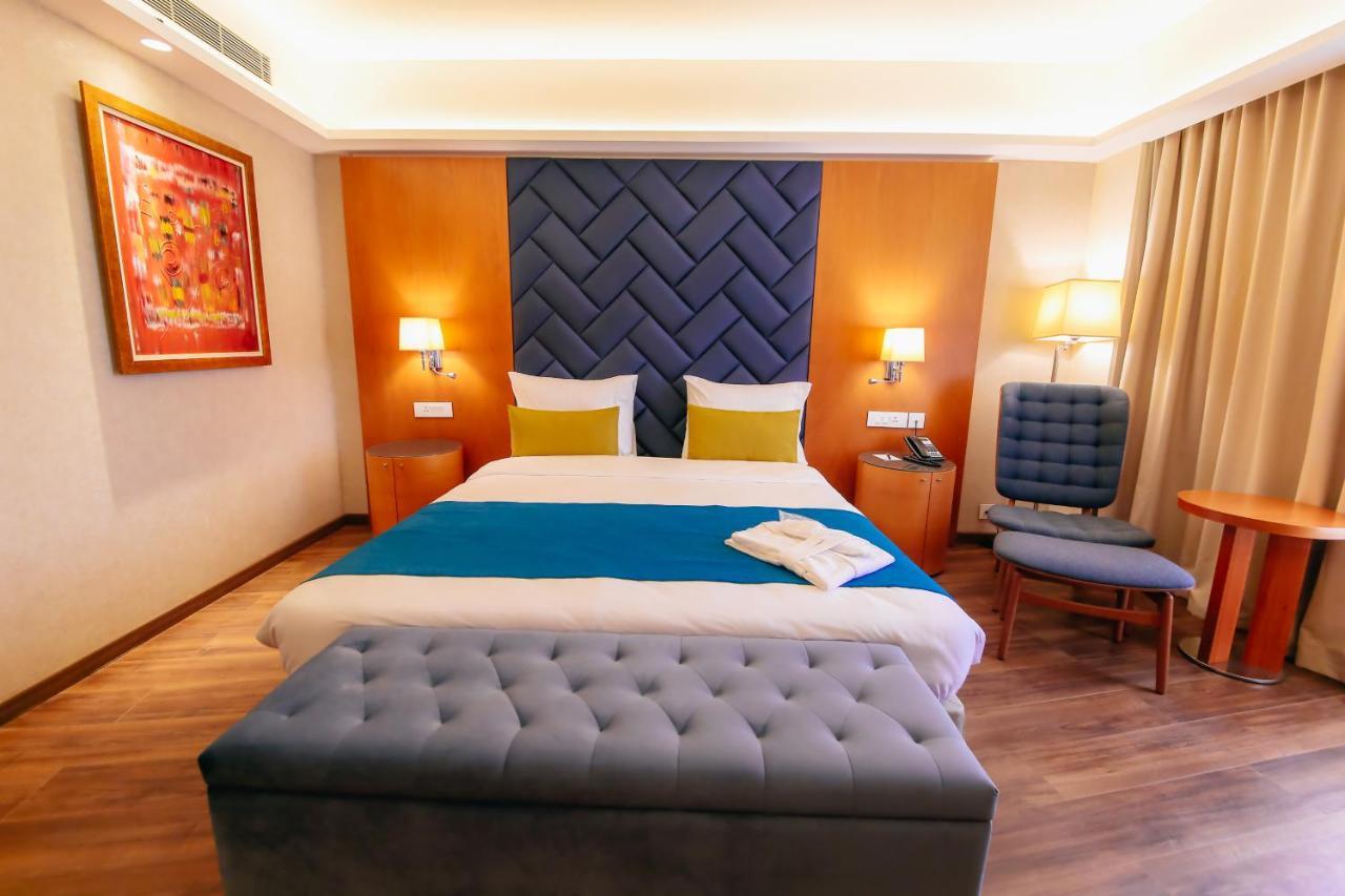 Bravia Hotel Найамей Екстериор снимка