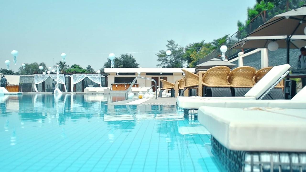 Bravia Hotel Найамей Екстериор снимка