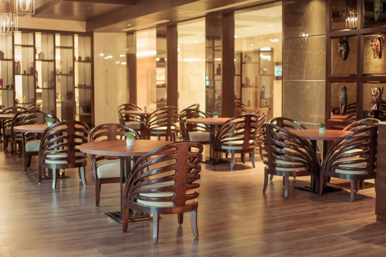 Bravia Hotel Найамей Екстериор снимка