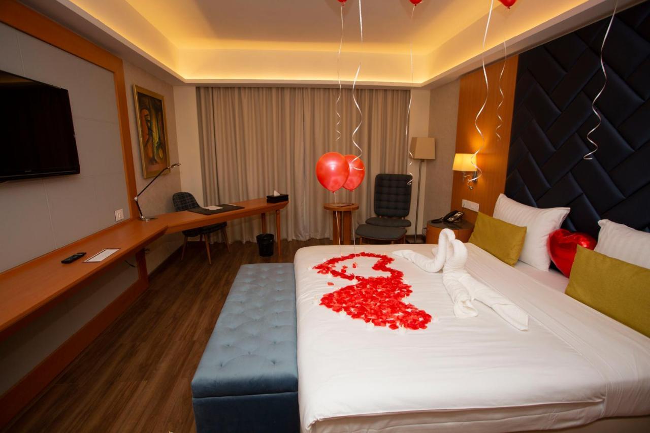 Bravia Hotel Найамей Екстериор снимка