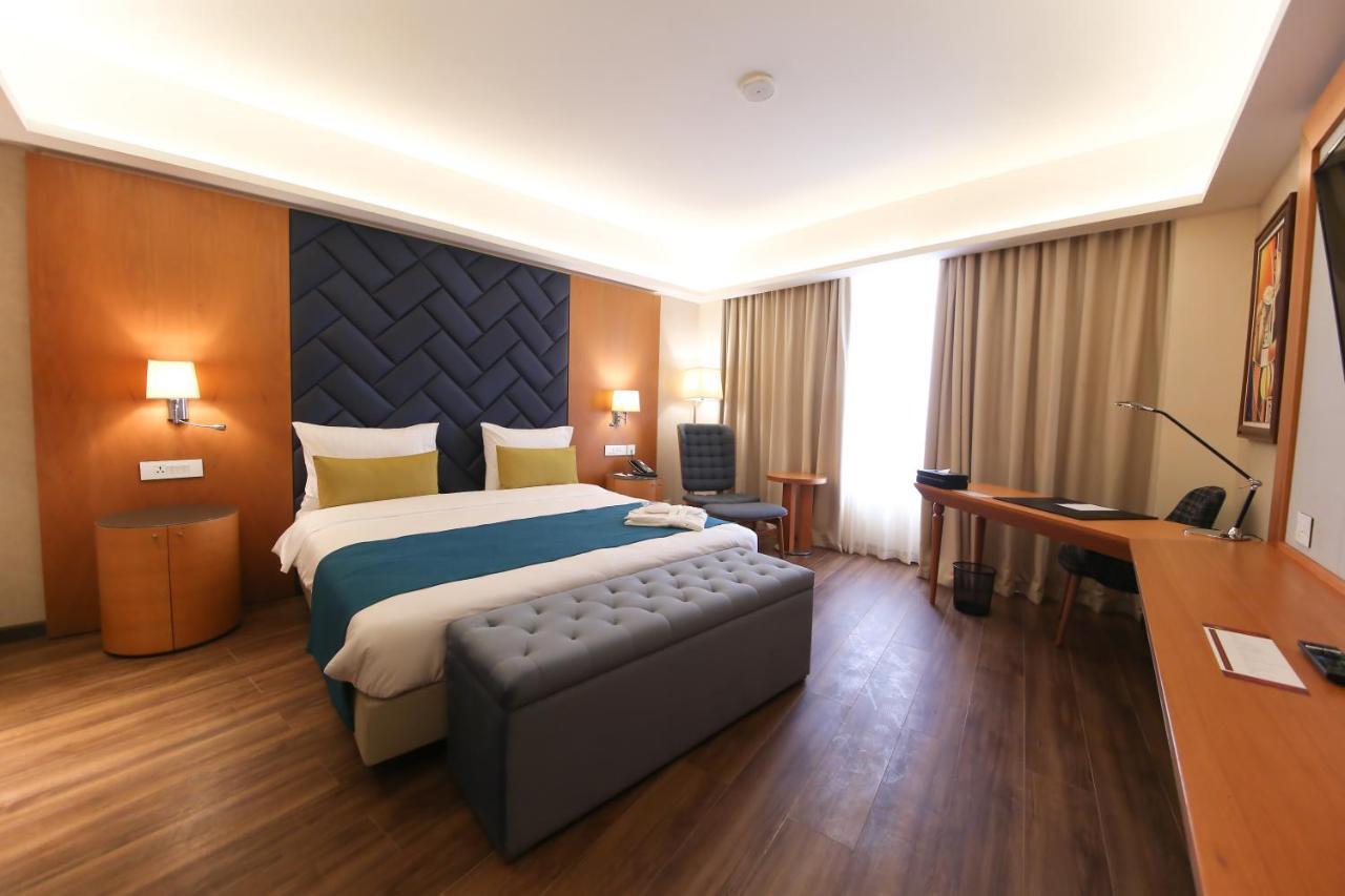 Bravia Hotel Найамей Екстериор снимка